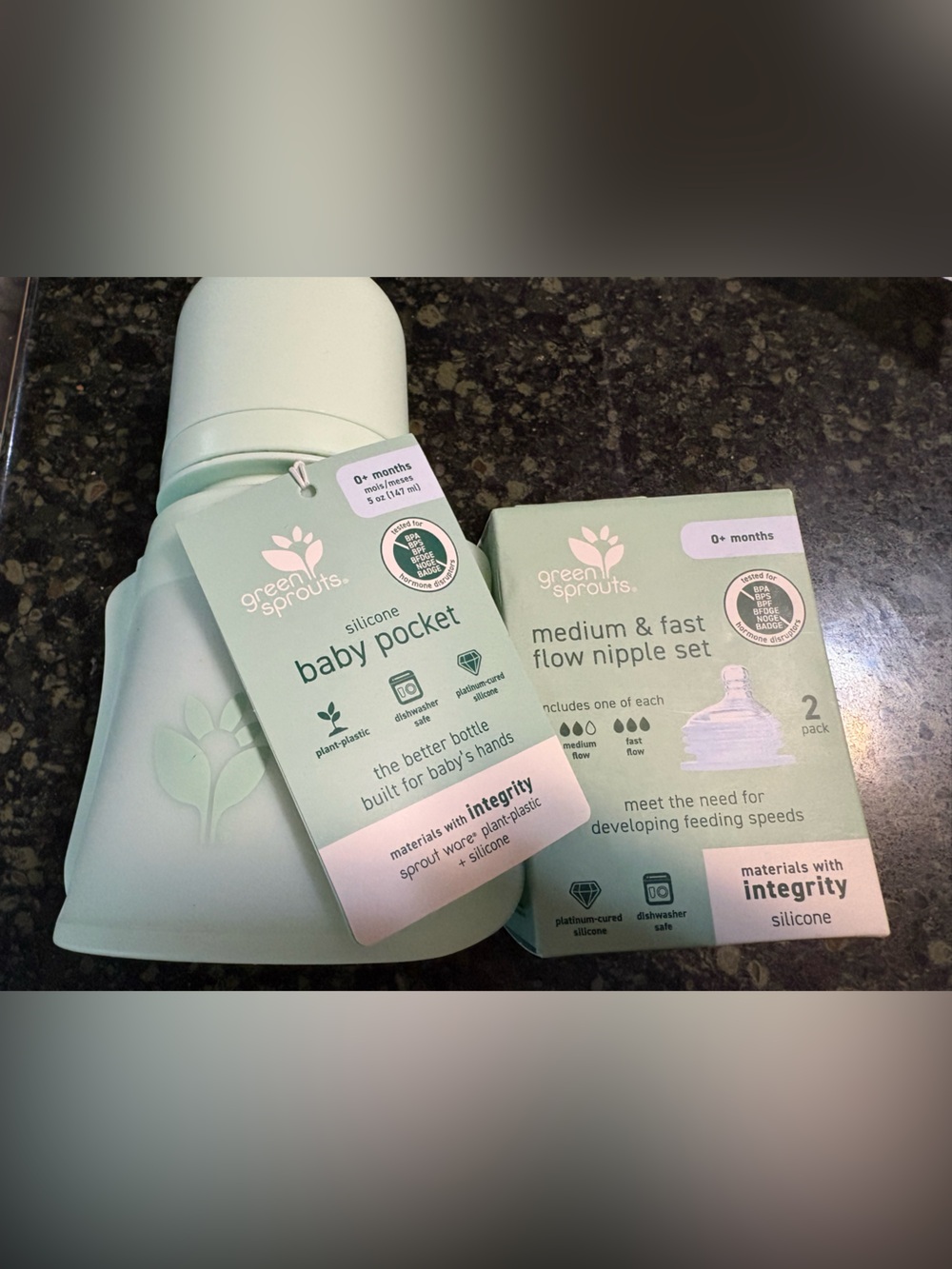 Green Sprouts Brand Silicone Baby Pocket Bottle & Nipple Set - Mint
